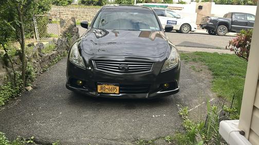 2012 INFINITI G37 x