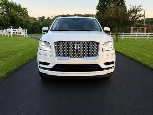 White 2020 Lincoln Navigator L Reserve