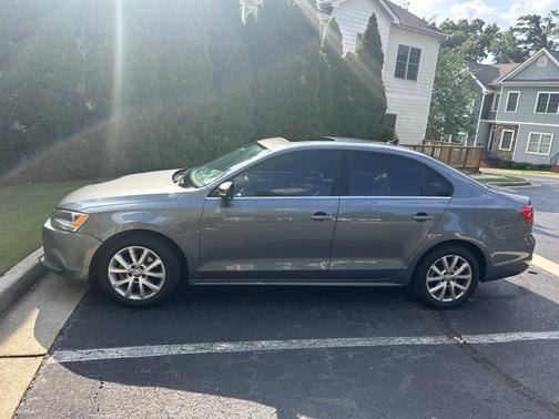 Gray 2013 Volkswagen Jetta SE