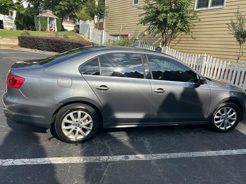 Gray 2013 Volkswagen Jetta SE