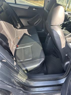 Gray 2013 Volkswagen Jetta SE