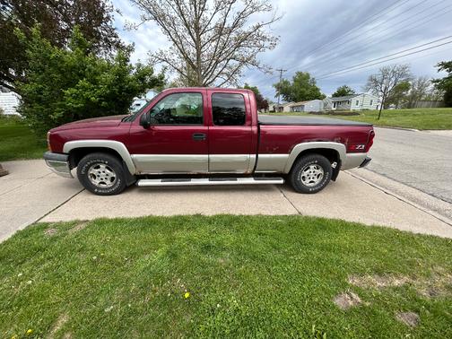 Red 2004 Chevrolet Silverado 1500 Z71 Extended Cab