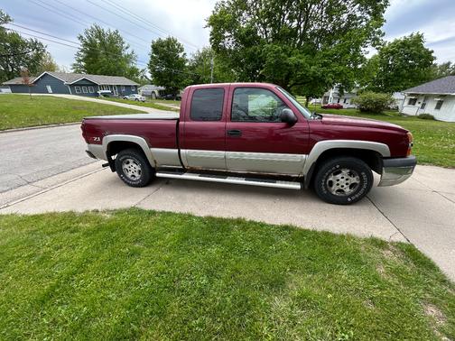 Red 2004 Chevrolet Silverado 1500 Z71 Extended Cab