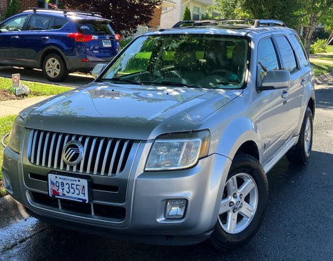 Silver 2010 Mercury Mariner Hybrid Base