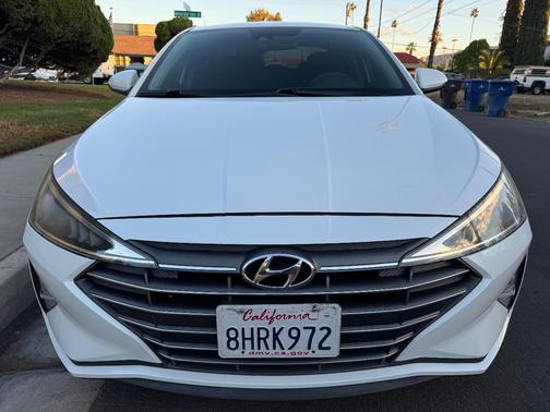 White 2019 Hyundai ELANTRA SEL