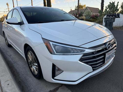 White 2019 Hyundai ELANTRA SEL
