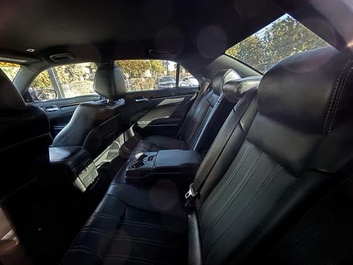 2018 Chrysler 300 S