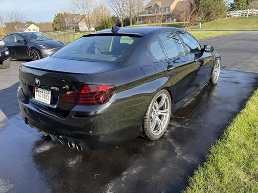Black 2014 BMW M5 Base