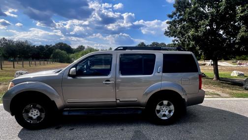 2006 Nissan Pathfinder SE