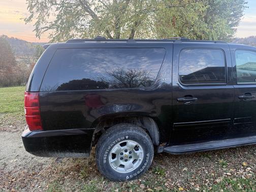 Black 2010 Chevrolet Suburban 1500 LT