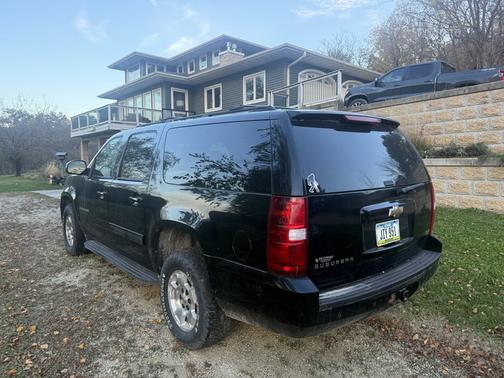 Black 2010 Chevrolet Suburban 1500 LT