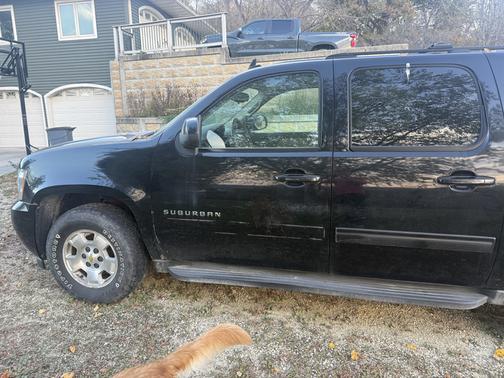 Black 2010 Chevrolet Suburban 1500 LT