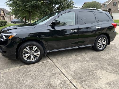 2019 Nissan Pathfinder SV