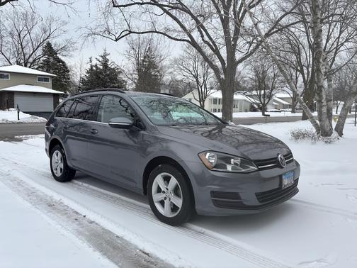 2015 Volkswagen Golf SportWagen TDI S 4-Door