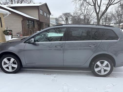 2015 Volkswagen Golf SportWagen TDI S 4-Door