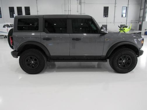 Gray 2022 Ford Bronco Wildtrak Advanced
