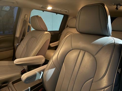 Black 2016 Honda Odyssey EX