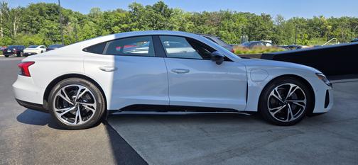 2022 Audi e-tron GT Prestige