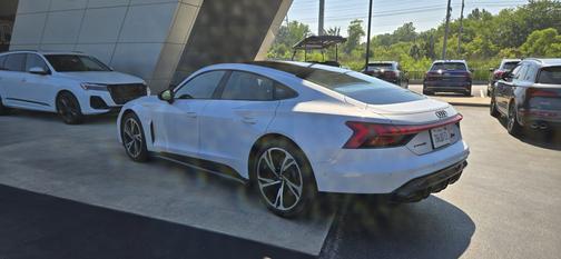 2022 Audi e-tron GT Prestige