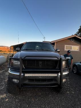 Gray 2003 Ford F-150 XLT SuperCrew