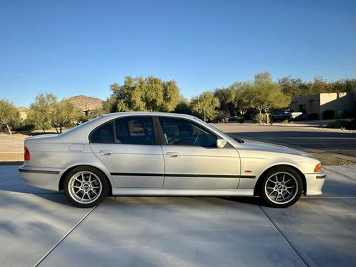 2000 BMW 528 i