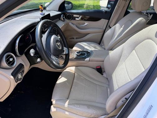 White 2017 Mercedes-Benz GLC 300 Base