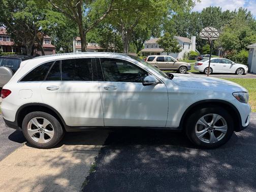 White 2017 Mercedes-Benz GLC 300 Base