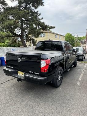 2023 Nissan Titan SV