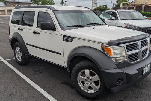 White 2007 Dodge Nitro SXT