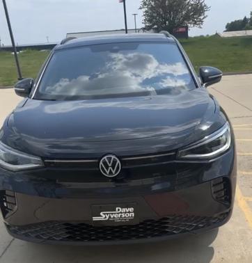 Black 2023 Volkswagen ID.4 Pro S