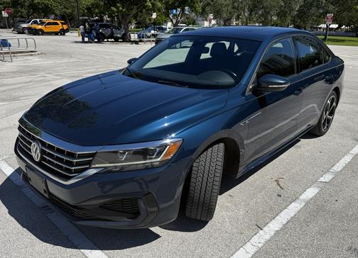 2021 Volkswagen Passat 2.0T R-Line