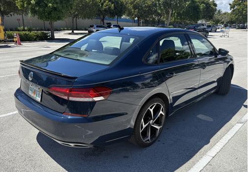 2021 Volkswagen Passat 2.0T R-Line