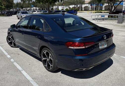 2021 Volkswagen Passat 2.0T R-Line