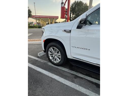 2024 GMC Yukon SLT