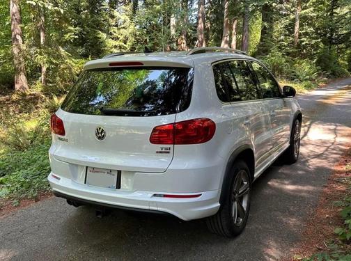 White 2017 Volkswagen Tiguan 2.0T Sport
