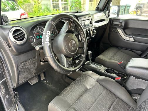 2012 Jeep Wrangler Unlimited Sahara