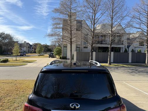 2017 INFINITI QX80 Signature Edition