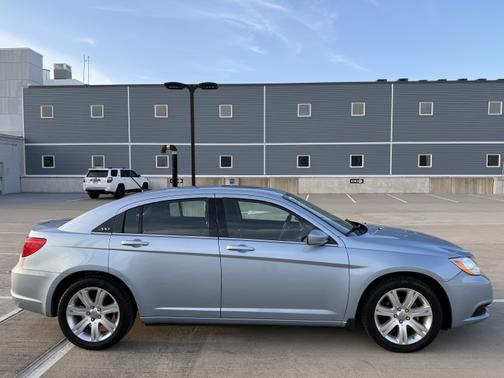 2012 Chrysler 200 Touring