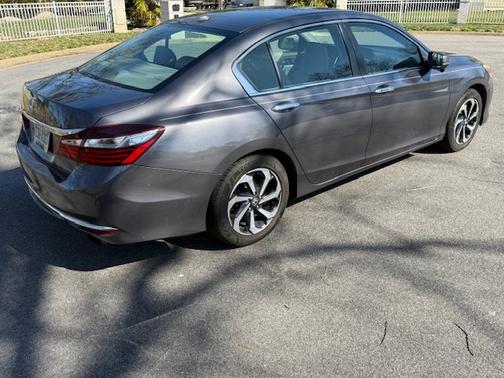 2017 Honda Accord EX-L w/Navigation & Honda Sensing