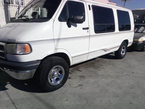 1996 Dodge Ram Wagon B2500