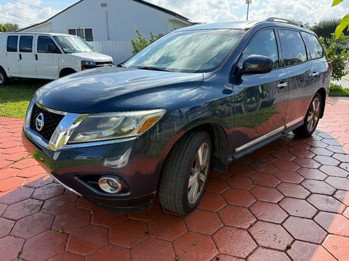 Blue 2013 Nissan Pathfinder Platinum