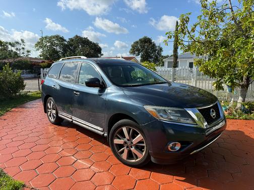Blue 2013 Nissan Pathfinder Platinum