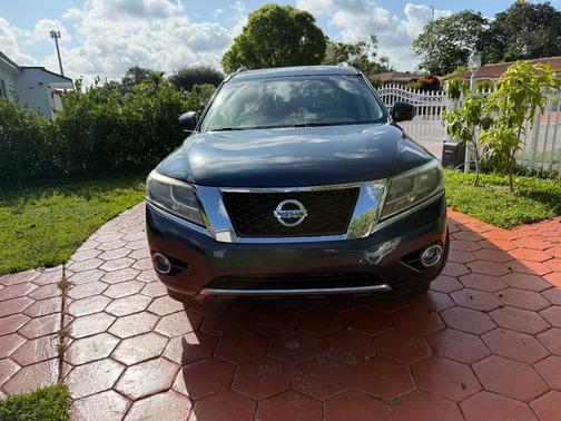 Blue 2013 Nissan Pathfinder Platinum