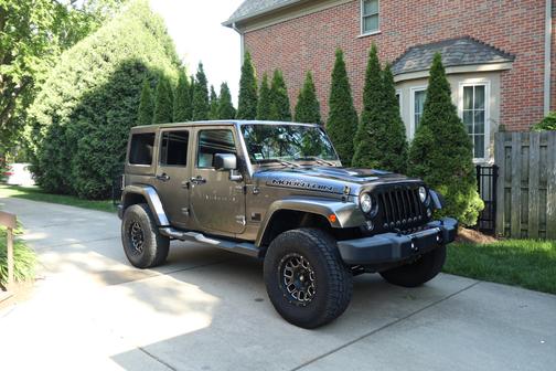Gray 2017 Jeep Wrangler Unlimited Sahara