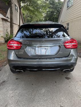 Gray 2017 Mercedes-Benz GLA 250 Base
