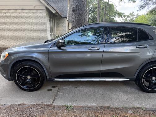 Gray 2017 Mercedes-Benz GLA 250 Base