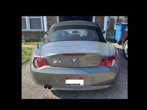 Gray 2008 BMW Z4 3.0si Roadster
