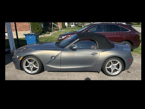 Gray 2008 BMW Z4 3.0si Roadster