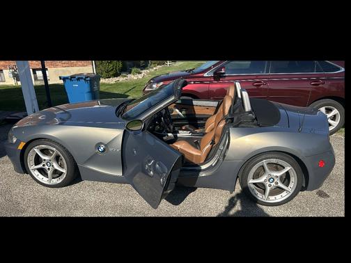Gray 2008 BMW Z4 3.0si Roadster