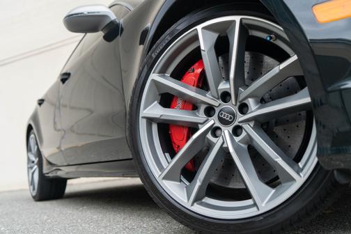 Photo 4 of 29 of 2017 Audi RS 7 4.0T Performance Prestige